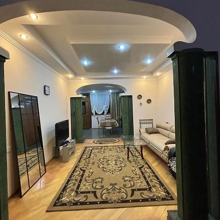 Apartment On Sanapiro Tiflis Dış mekan fotoğraf